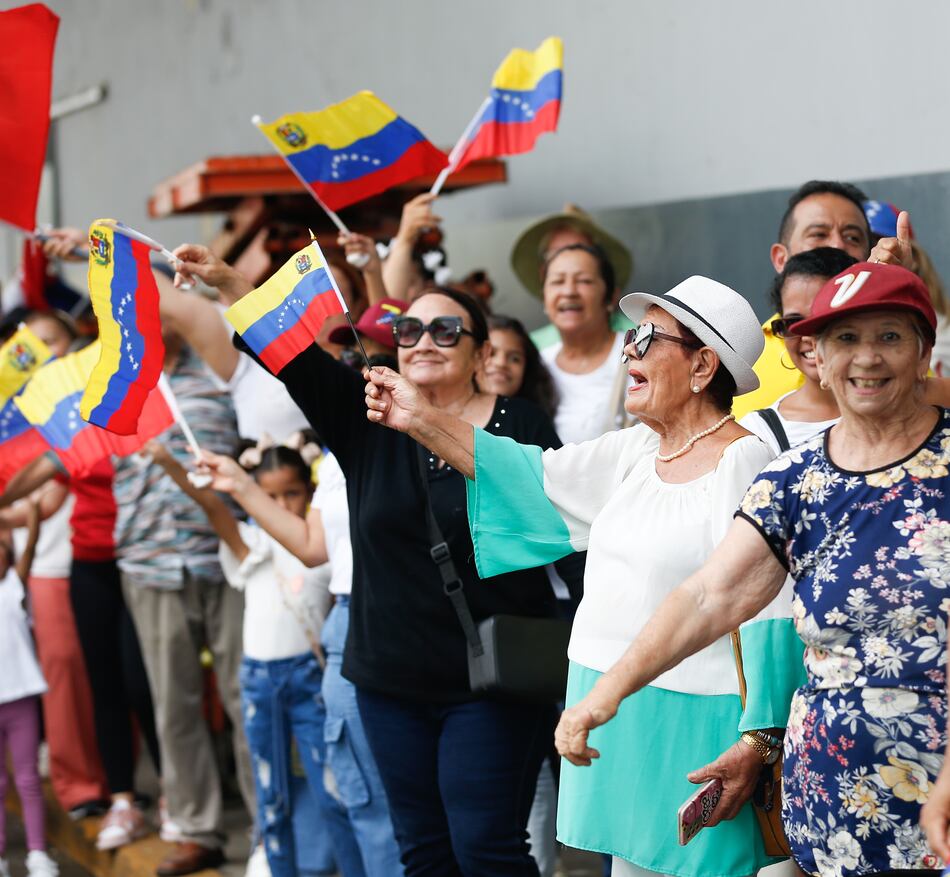 Venezolanos se congregan para su encuentro con Edmundo González Urrutia en Panamá