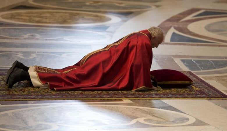 El Papa denuncia en el viacrucis las lacras que afligen el mundo