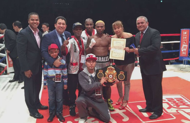 Jezreel Corrales retiene su corona