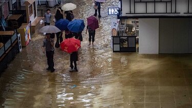 Tifón Mangkhut azota el sur de China; van 36 muertos