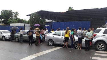 Comisión de Presupuesto avala fondos para mantenimiento escolar, pero diputados cuestionan ejecución y capacitaciones