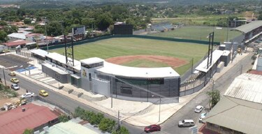 Denis Arce tiene la meta de culminar las obras