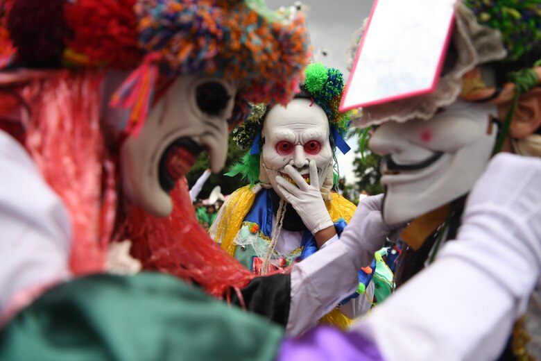 Con un colorido desfile se celebran los 505 años de la ciudad de Panamá