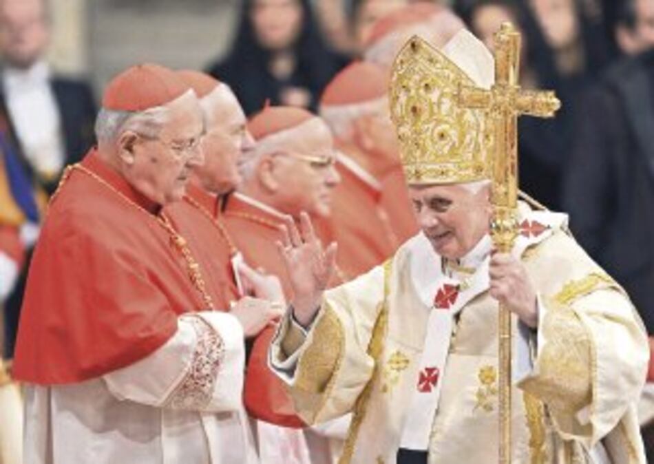 Papa Benedicto XVI condena violencia contra los cristianos