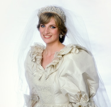 La tiara con la que se casó la princesa Diana, y que será heredada por su nieta Charlotte, en exhibición