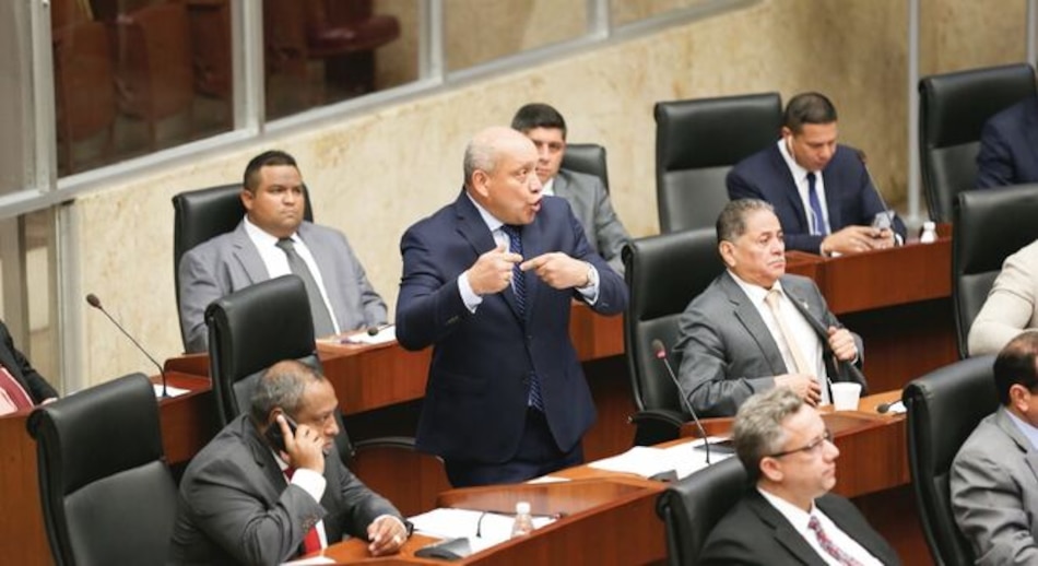 Asamblea impulsa una agenda paralela a temas del Ejecutivo