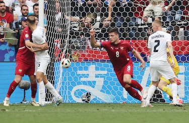 Jovic deja viva a Serbia y enfría a Eslovenia