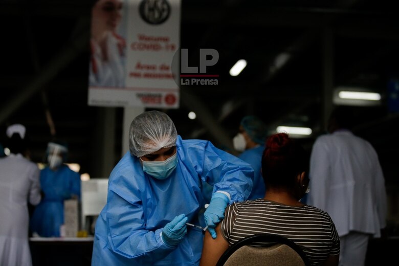 Empieza la vacunación anticovid en hospitales privados; aplicarán unas 11 mil dosis por semana