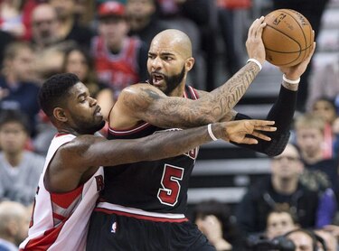 Bulls vencen a Raptors en su primer triunfo como visitante