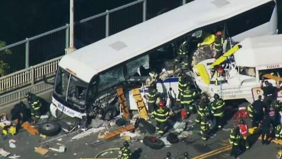 Cuatro muertos y varios heridos graves en accidente de autobuses en Seattle
