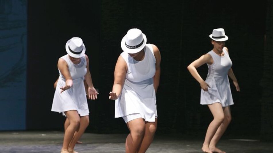 En el cumpleaños 70 de la Escuela de Danzas