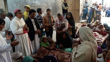 Al menos 24 muertos en Pakistán por beber alcohol adulterado