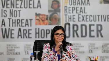 Canciller de Venezuela pide a funcionaria de Estados Unidos respetar sus instituciones