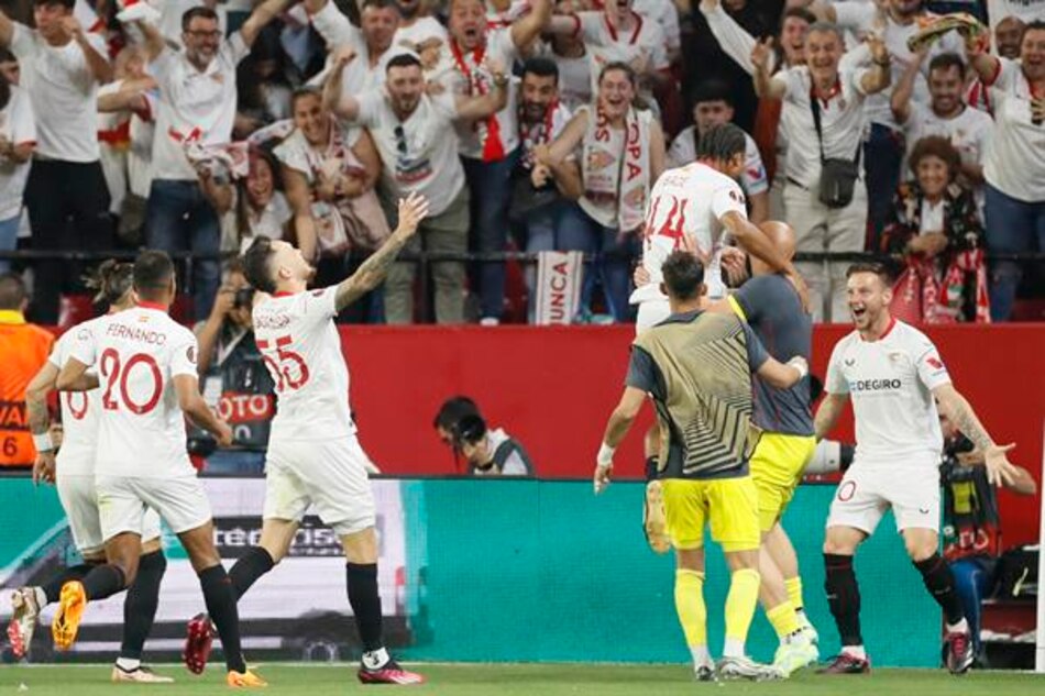 El Sevilla barre al Manchester United y se mete en semifinales