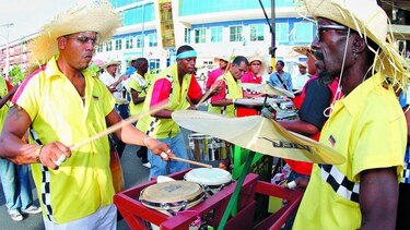 Al ritmo de las comparsas