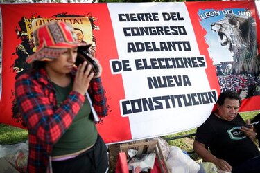 El Congreso de Perú aprueba adelanto de elecciones para abril de 2024