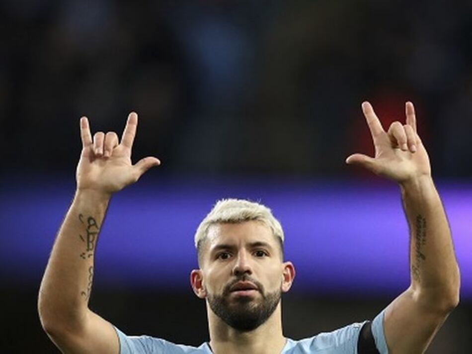 El City golea 6-0 al Chelsea con triplete de Agüero y recupera el primer puesto