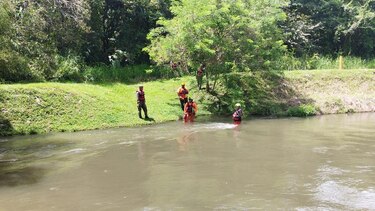 Avenidas anegadas y viviendas afectadas por lluvias torrenciales en la capital; derrumbe de carretera en Chiriquí