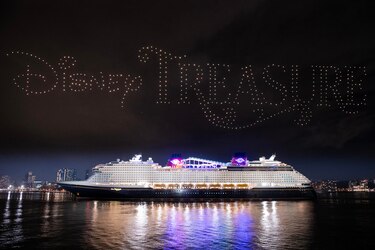 Disney inaugura crucero al Caribe con una Plaza de Coco que exalta la cultura mexicana