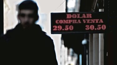 Transporte y cultura impulsan alza de precios en Argentina
