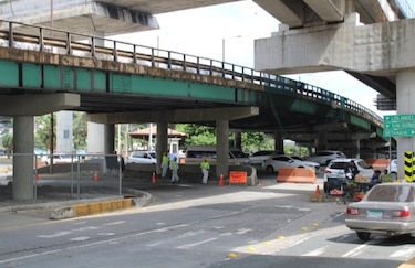 Vehículos y buses que transitan por el puente de San Miguelito serán desviados por trabajos 