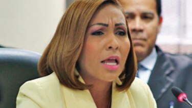 Yanibel Ábrego admite que camionetas ya se habían alquilado
