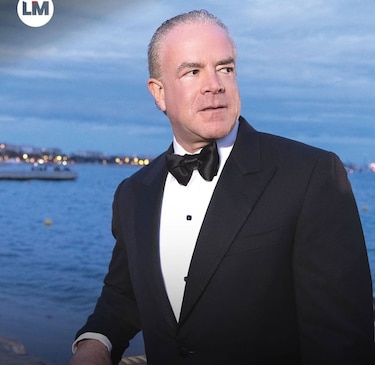 Nueva orden de arresto en México contra empresario vinculado a Miss Universo