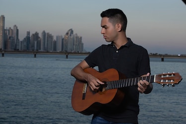 El artista juvenil panameño Edward José presenta su nuevo sencillo musical