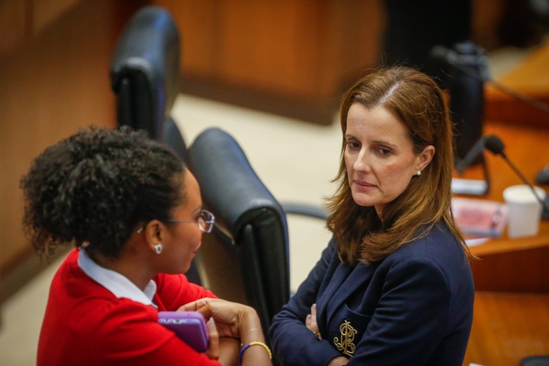 Diputados suplentes en planilla: cobran como asistentes mientras ocupan curules