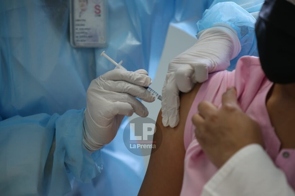 CSS registra 154 funcionarios que se contagiaron con la Covid-19, pese a estar vacunados