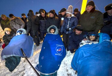 Astronautas japonés, estadounidense y ruso regresaron a la Tierra