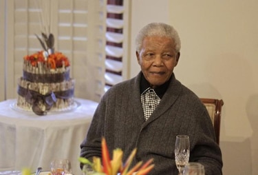 Disputa por sepultura divide a familiares mientras Mandela sigue internado