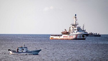 Open Arms ve ‘incomprensible’ la oferta de llevar a los migrantes a Baleares