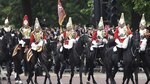 La reina Isabel II celebra su 89 cumpleaños con un desfile militar