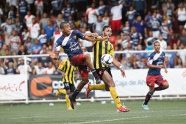 Plaza sigue arriba