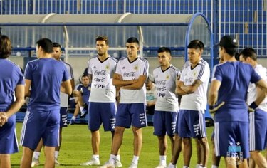Argentina se prueba ante Irak sin Messi y en proceso de renovación