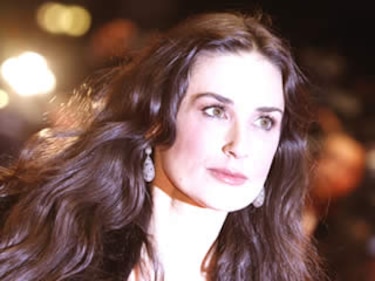 Demi Moore responde a una amenaza de suicidio por Twitter