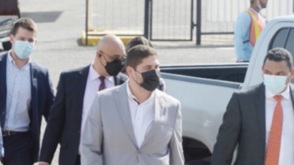 Julio Caballero seguirá con impedimento de salida del país