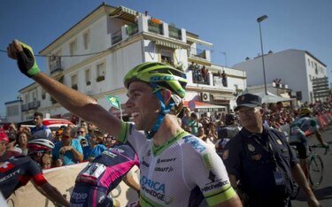 Vuelta a España: australiano Matthews gana tercera etapa y es nuevo líder