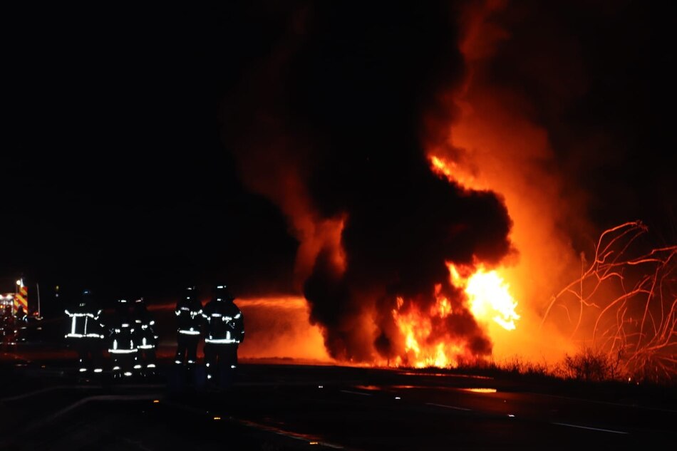 Camión cisterna con gasolina se vuelca en Natá y se incendia