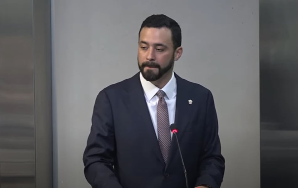 Guido Martinelli, embajador en el Reino Unido, exhibe comportamiento errático que preocupa a los diputados