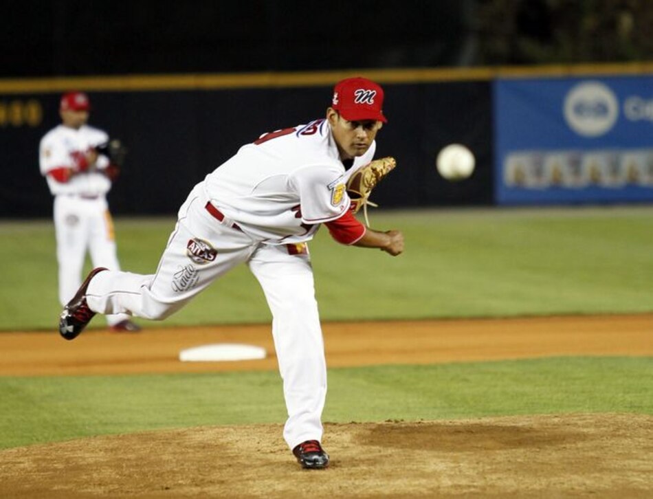 Méndez hace historia y Metro clasifica