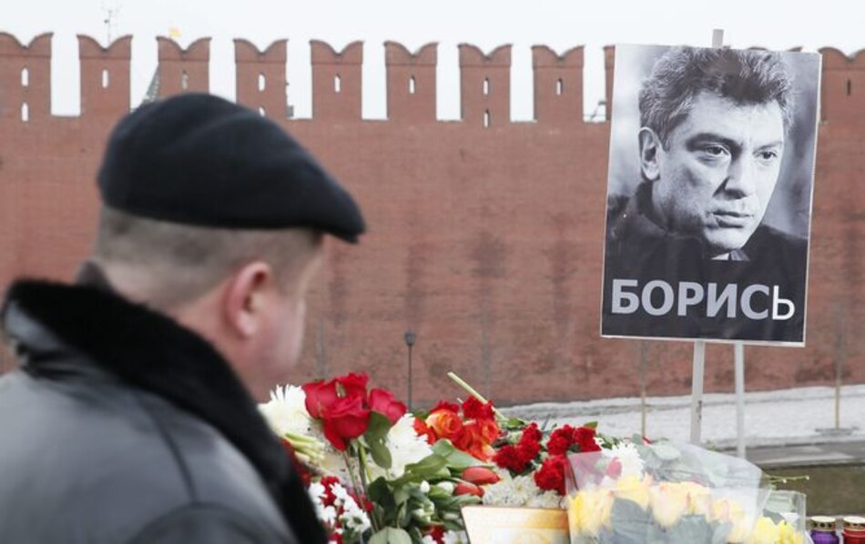 Miles de personas despiden al líder opositor asesinado Boris Nemtsov