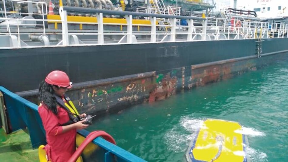 Robot limpiará el casco de barcos