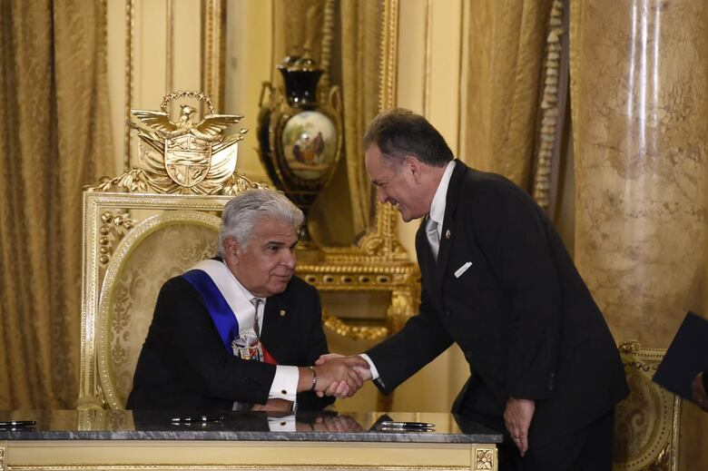 Gabinete de Mulino es juramentado en el Palacio de las Garzas