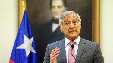 'Bolivia debe cesar con sus provocaciones', dice canciller chileno