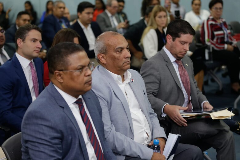 Minuto a minuto: la Asamblea aprobó en primer debate el contato minero, después de una reunión de diputados del PRD en la Presidencia