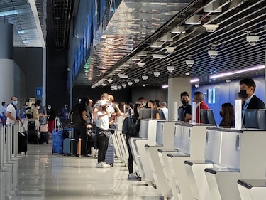 Ponen fin al uso obligatorio de la mascarilla en aeronaves y embarcaciones internacionales