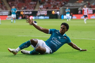 Mazatlán vence a Guadalajara; el panameño Bárcenas anota un gol en la victoria de su equipo