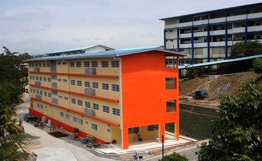 Cierran temporalmente Colegio Monseñor Francisco Beckman para investigar cuadros respiratorios